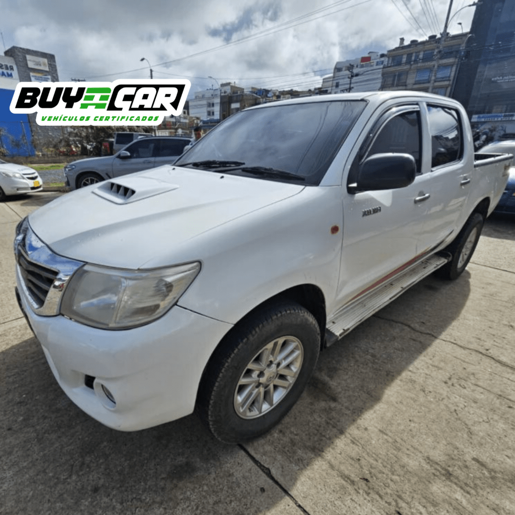 TOYOTA HILUX 2015