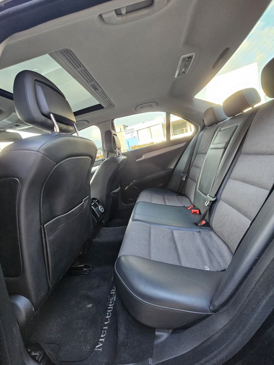 MERCEDES-BENZ C200 CGI 2012