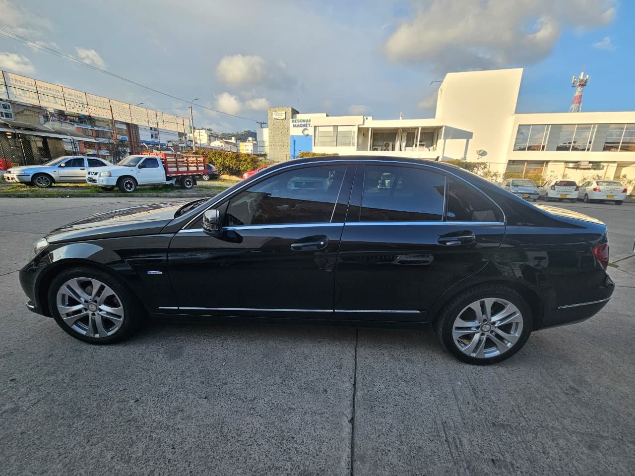 MERCEDES-BENZ C200 CGI 2012