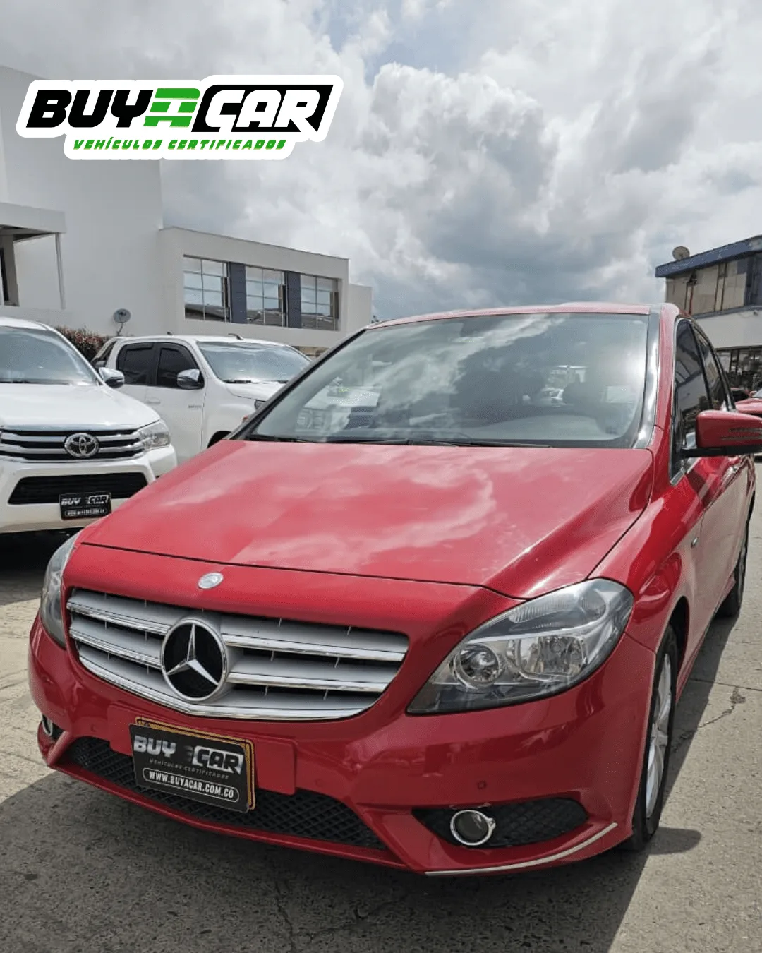 MERCEDES-BENZ B180 2013