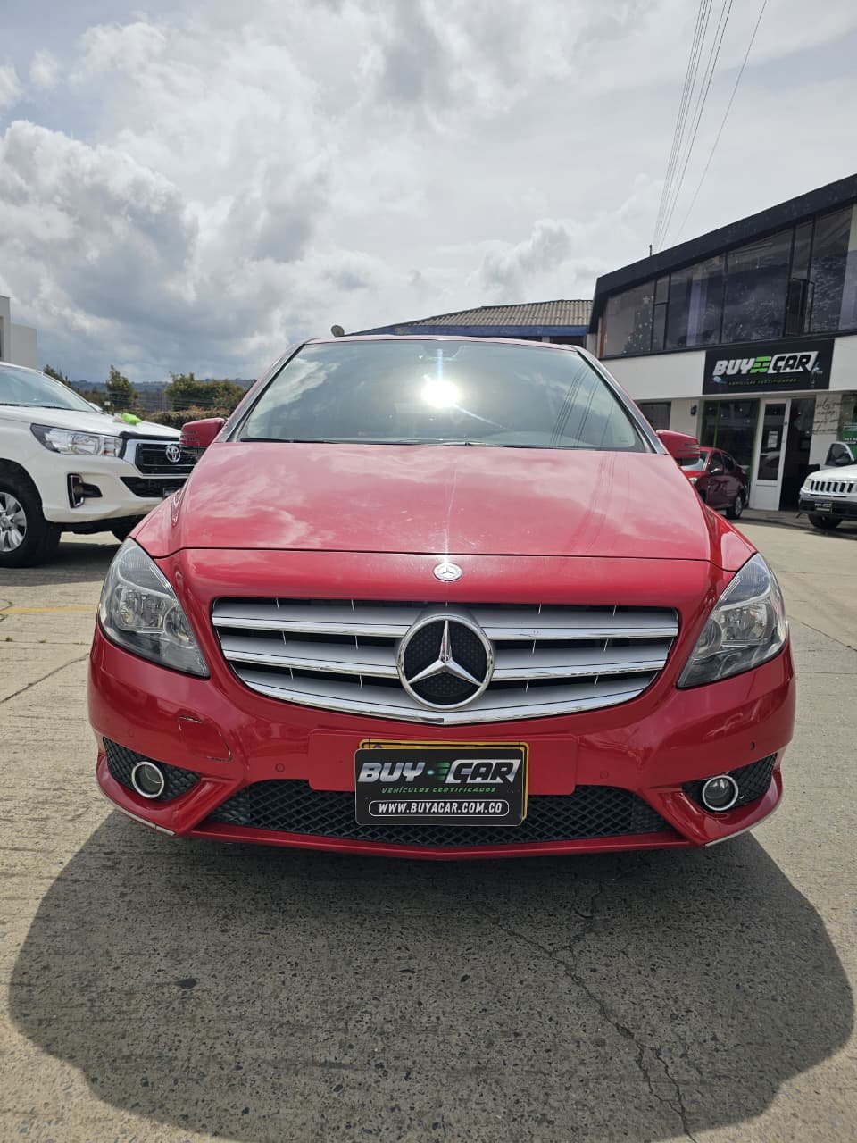 MERCEDES-BENZ B180 2013