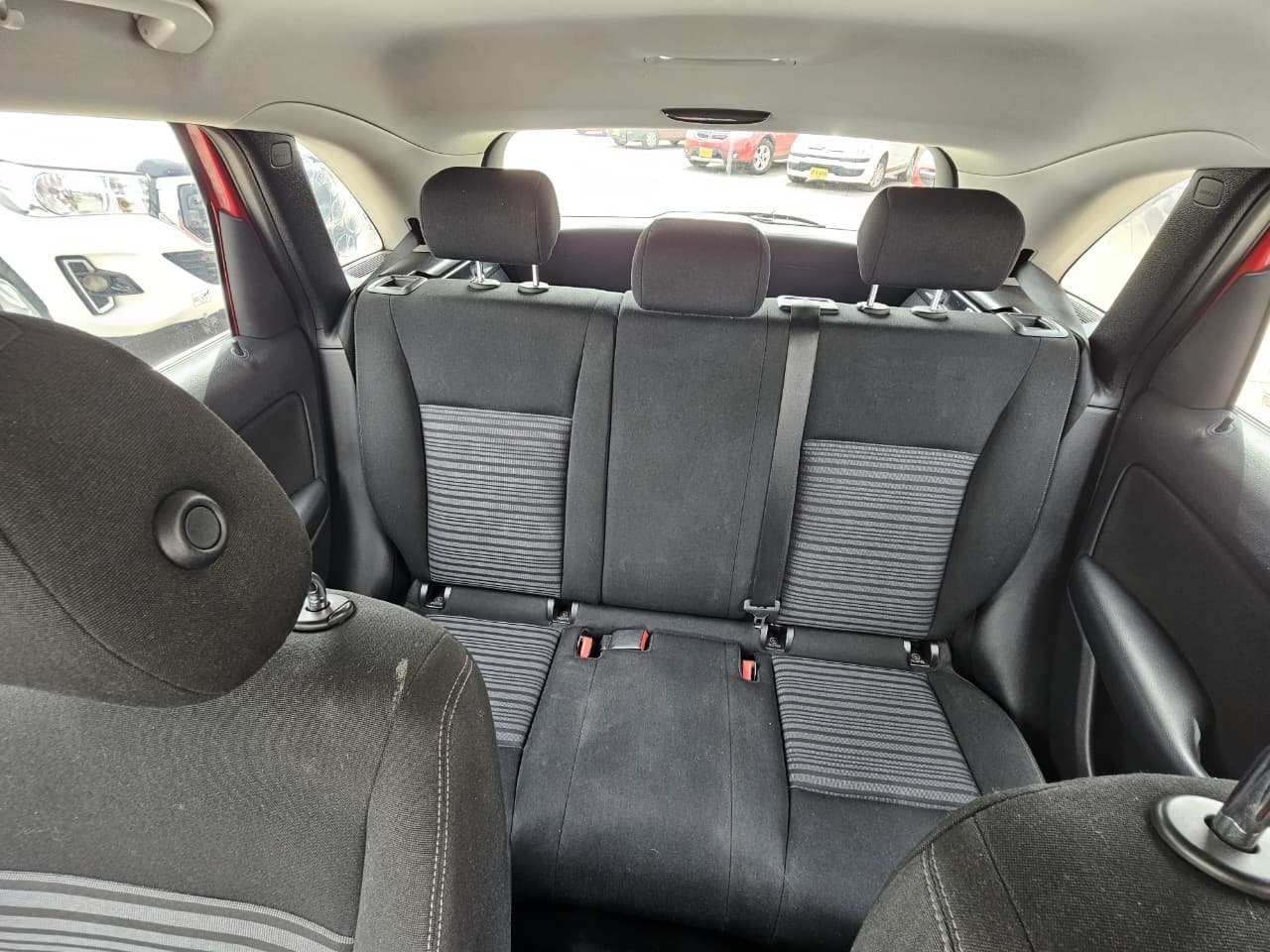 MERCEDES-BENZ B180 2013