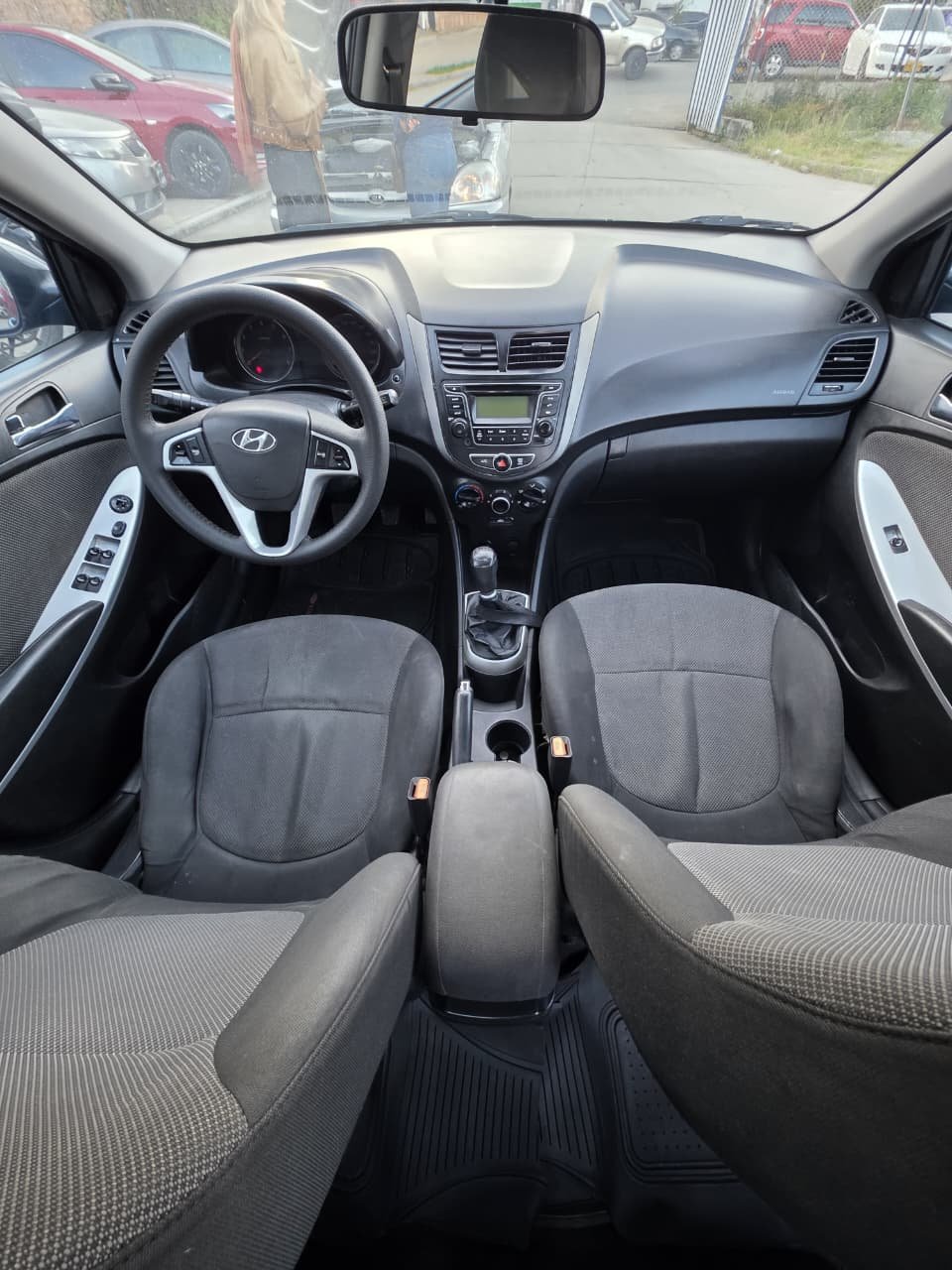 HYUNDAI ACCENT I25 2015
