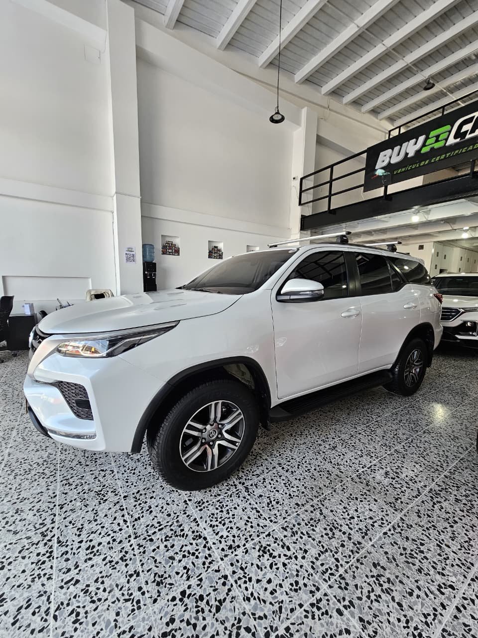 TOYOTA FORTUNER SR 2024