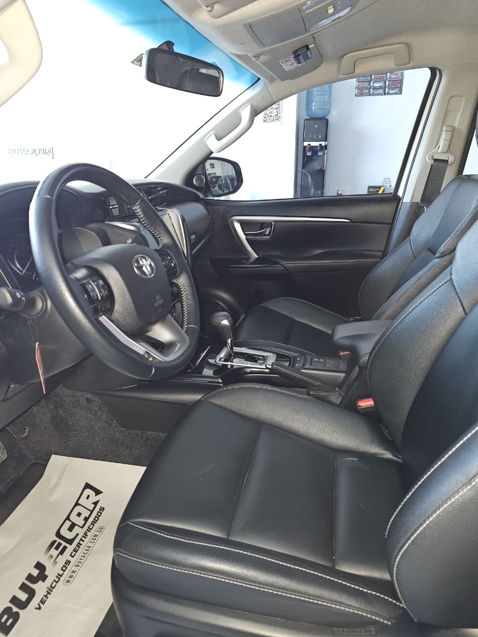 TOYOTA FORTUNER SR 2024