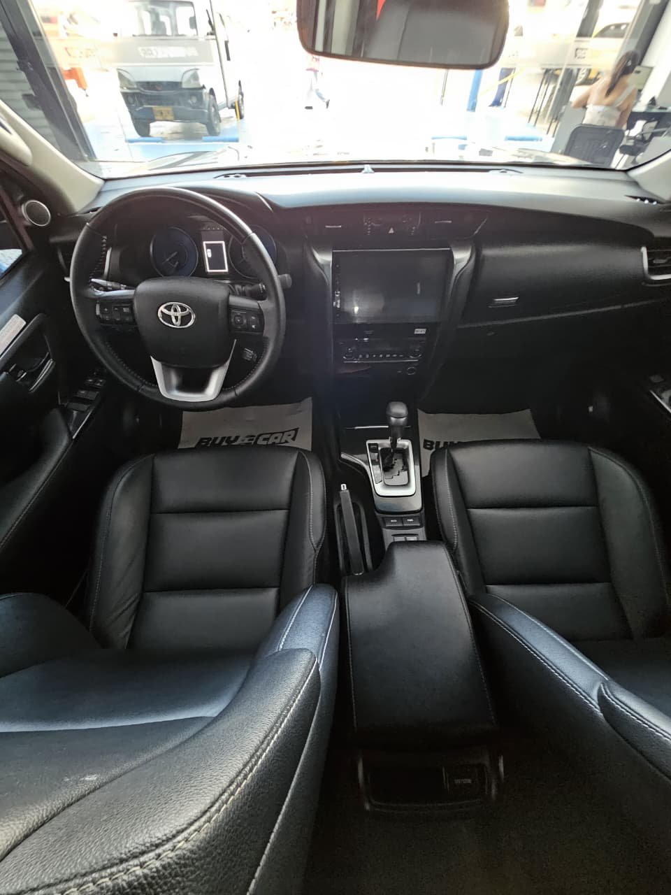 TOYOTA FORTUNER SR 2024
