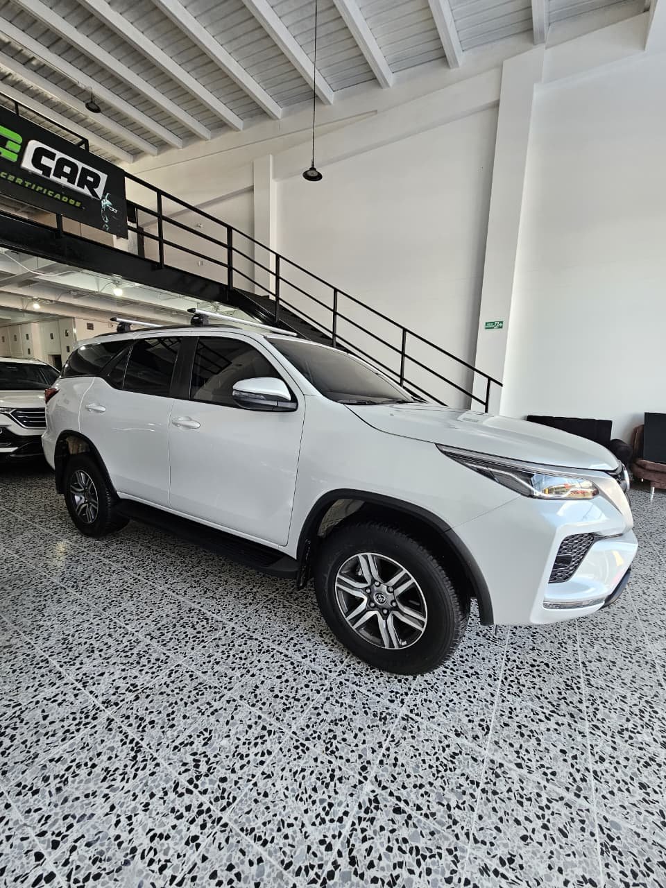 TOYOTA FORTUNER SR 2024