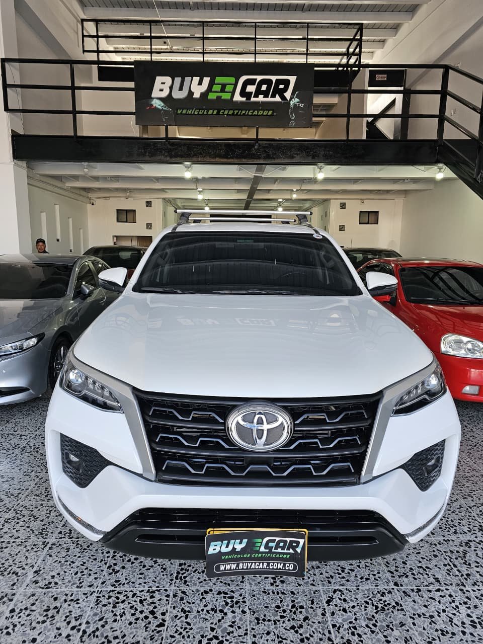 TOYOTA FORTUNER SR 2024