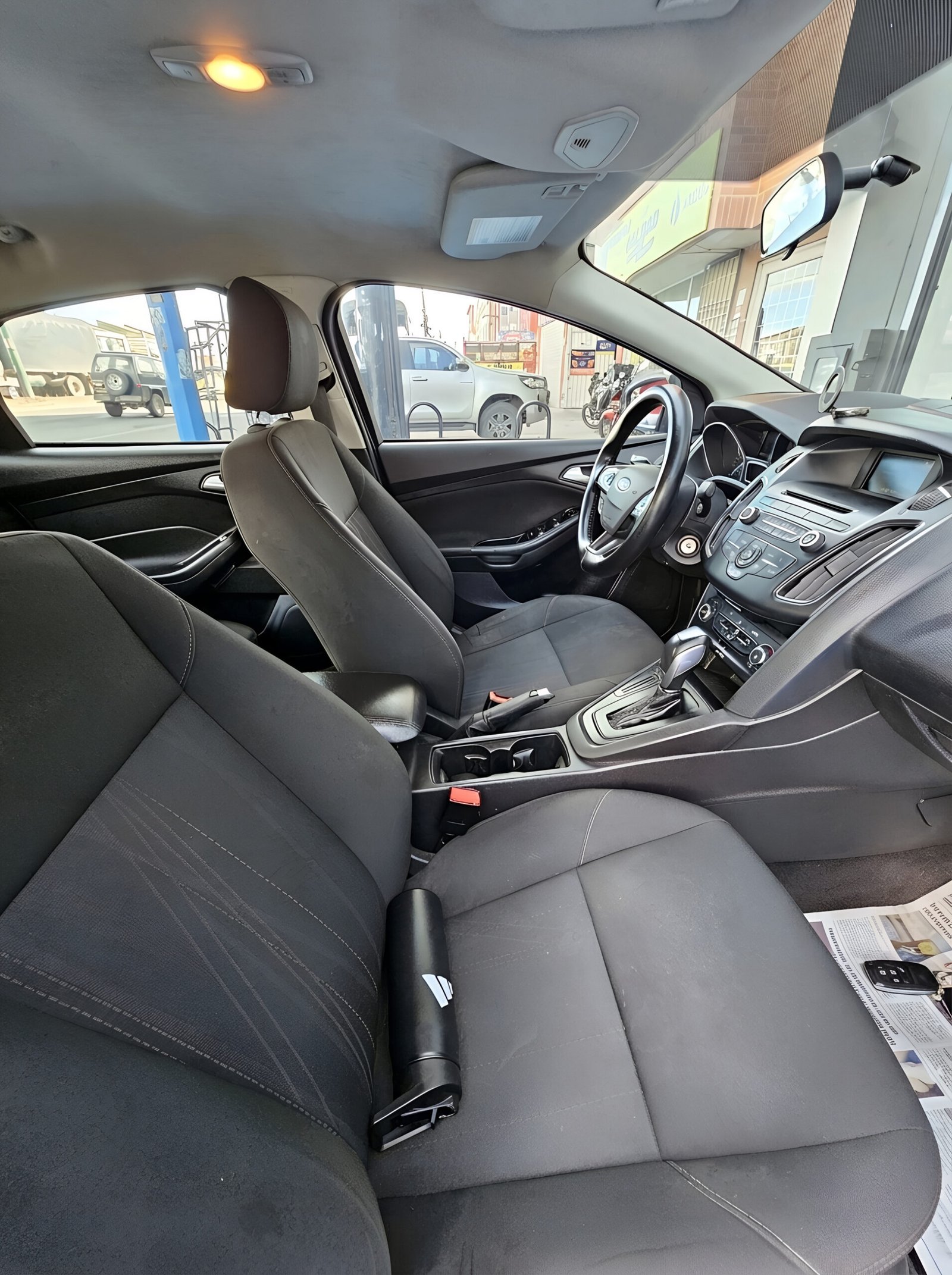 FORD FOCUS SE 2015