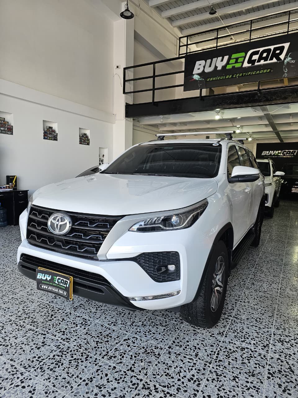 TOYOTA FORTUNER SR 2024