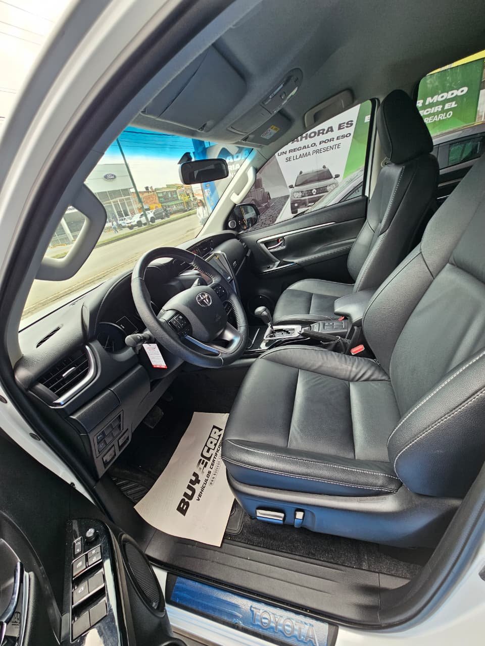 TOYOTA FORTUNER SR 2024