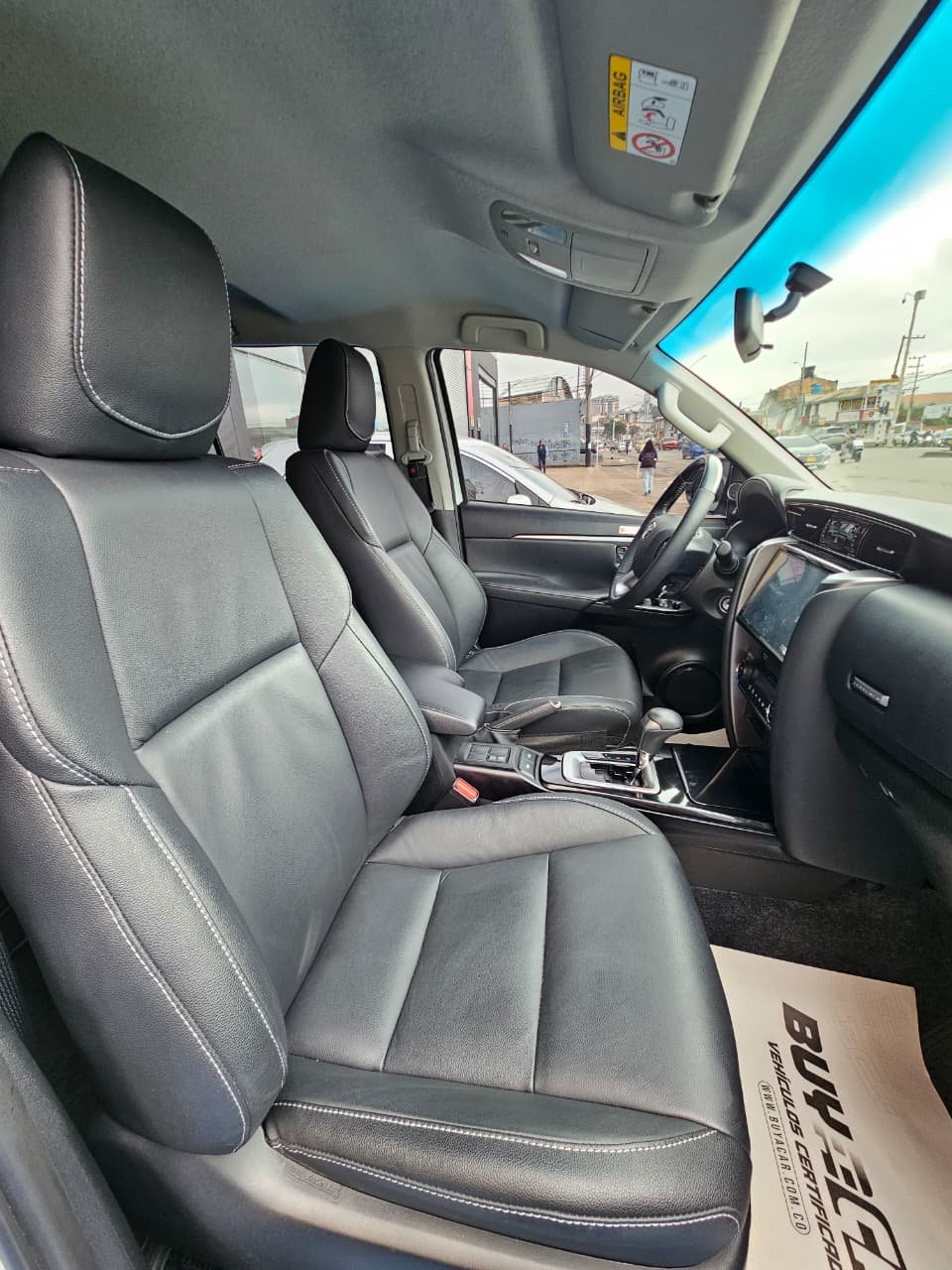 TOYOTA FORTUNER SR 2024