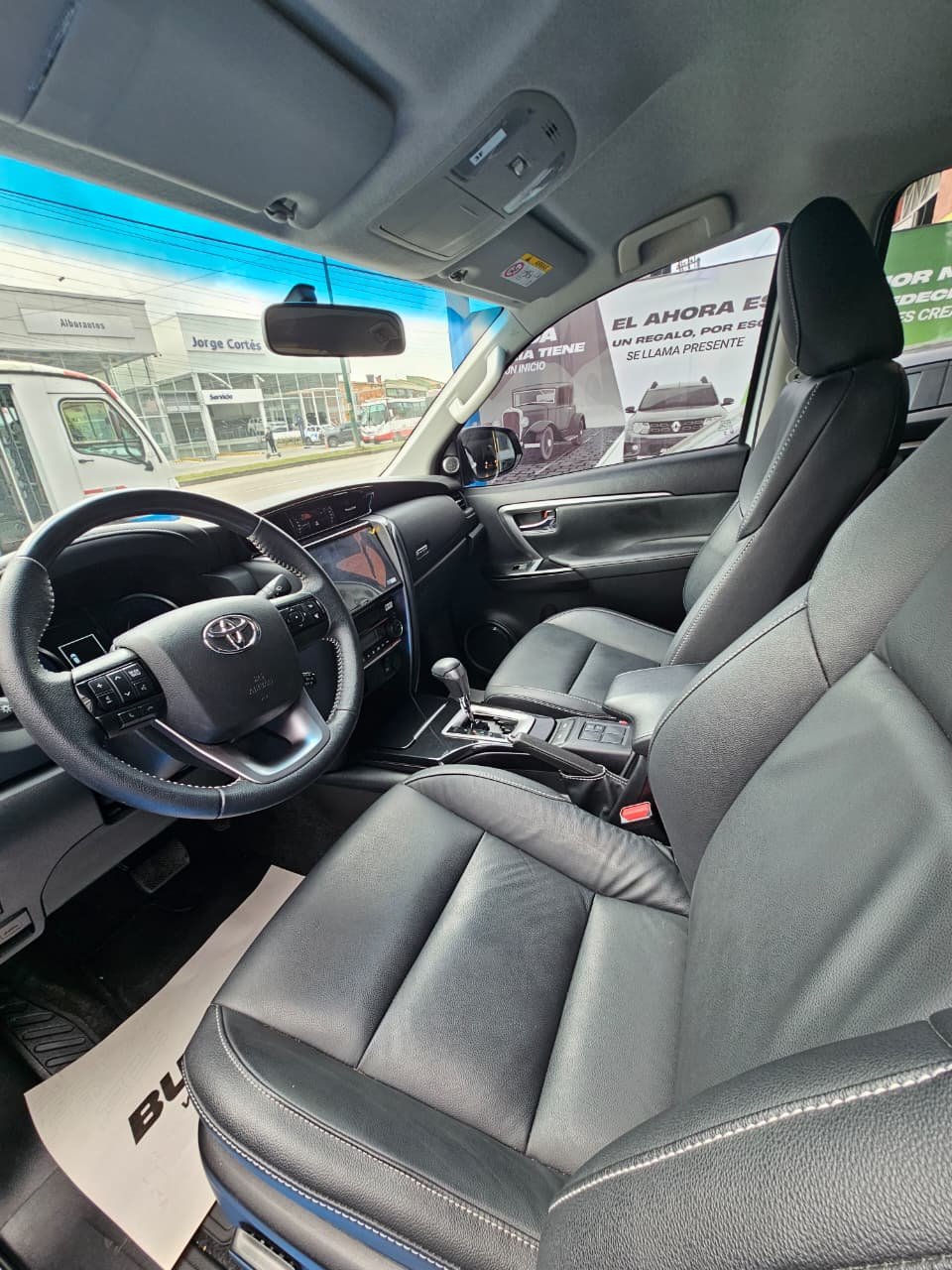 TOYOTA FORTUNER SR 2024